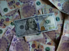 dólar 3