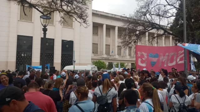 marcha en tucumán en apoyo a la vicepresidenta cristina kirchner