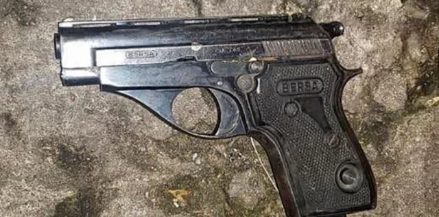 una foto del arma usada en el atentado contra cristina kirchner