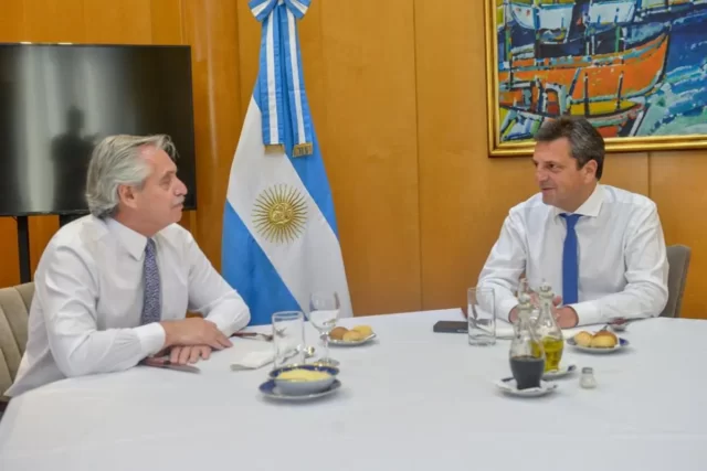 el presidente alberto fernández y el ministro de economía, sergio massa