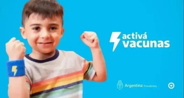 santino en el spot de la campaña de vacunación