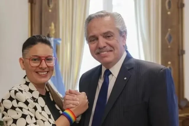 el presidente alberto fernández y ayelén mazzina, ministra de las mujeres