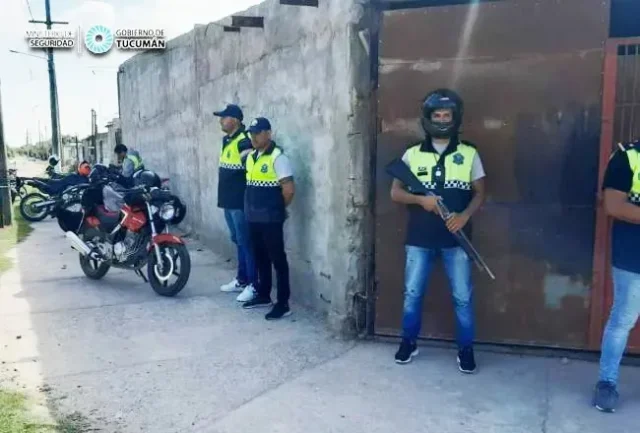 policias