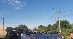 1200x800 protesta de obreros autoconvocados del citrus en camino del per 984491 102635