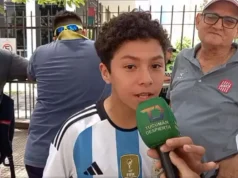 los tucumanos se congregaron en la legislatura para ver la copa del mundo