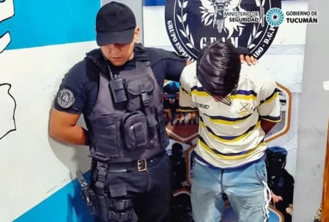 un joven fue demorado luego de agredir a policías