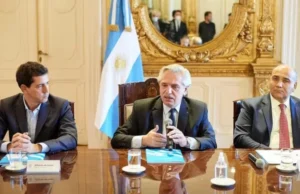 alberto fernández junto a eduardo de pedro y juan manzur