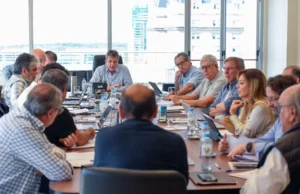 reunión en economía tras la divulgación del índice de precios de abril