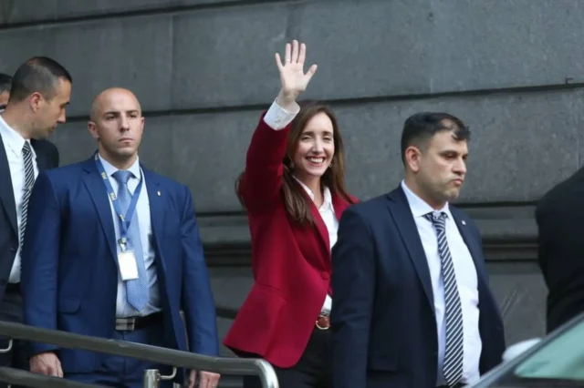 Victoria Villarruel se retira de la reunión con Cristina Kirchner