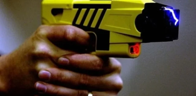 pistolas taser