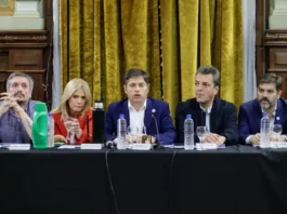 Axel Kicillof junto a Máximo Kirchner, Verónica Magario, Sergio Massa y Carlos Bianco