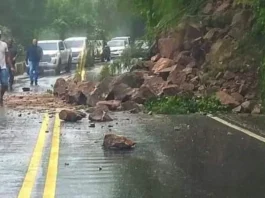 A causa de un derrumbe, se encuentra cortada la ruta 307 a los Valles