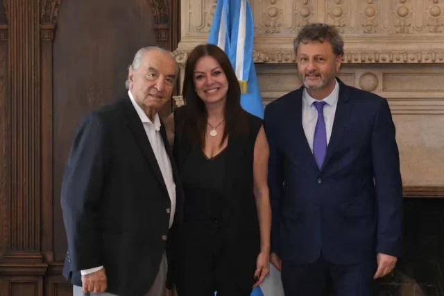 Armando Cavalieri, con la ministra Sandra Pettovello y el secretario Omar Yasín