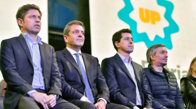 Axel Kicillof junto a Sergio Massa, Wado de Pedro y Máximo Kirchner