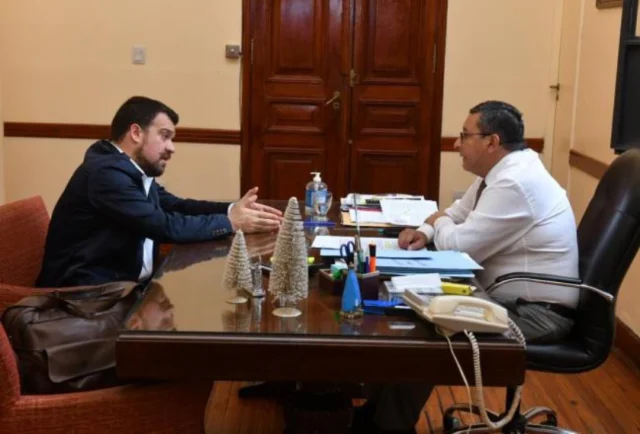 Panchito Serra junto al ministro del interior Darío Monteros