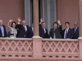 Antony Blinken salió al balcón de la Casa Rosada junto a Javier Milei y el Gabinete