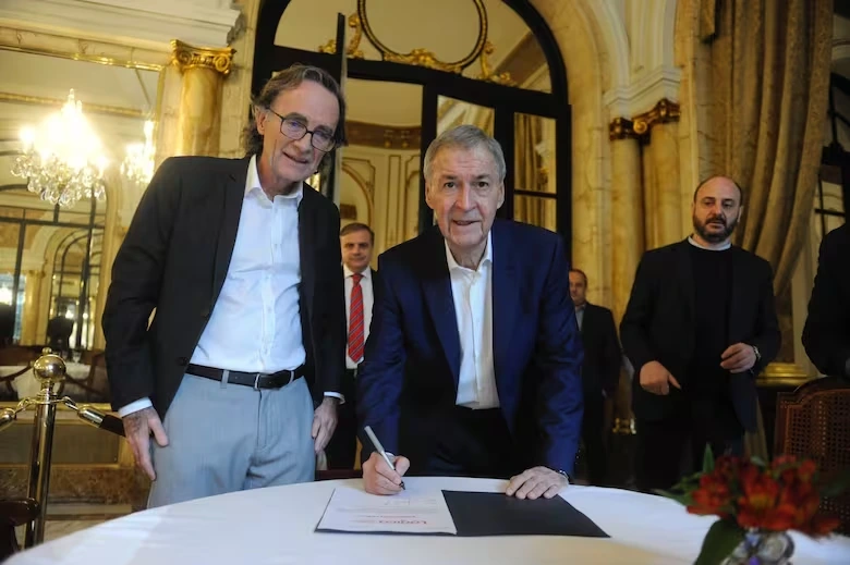 Osvaldo Giordano junto al exgobernador y excandidato presidencial Juan Schiaretti