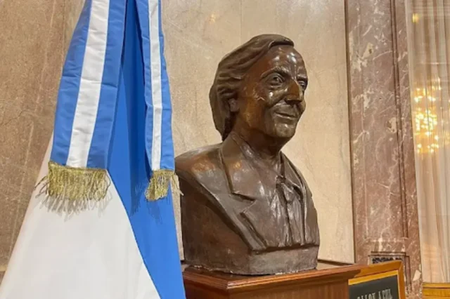 busto de Néstor Kirchner