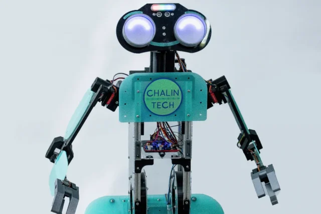 900x600 un robot argentino estara papert robot humanoide ensena contenido creado chalin tech prensa chalin tech 1044110 114724