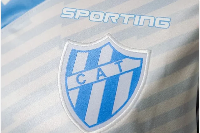 928x619 con escudo retro asi nueva camiseta atletico tucuman 1051460 104352