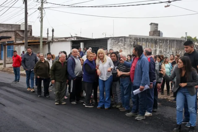 La intendenta Chahla supervisó obras de pavimentación en el barrio Ampliación Tiro Federal