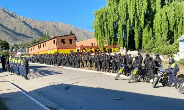 88309 desalojo mollar mas 100 policias quitaron alambrados reserva angostura 1057108 094321