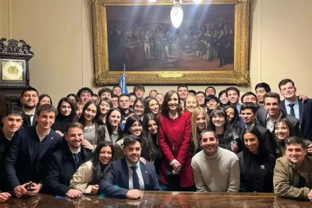 La vicepresidenta, junto a los villarruelines