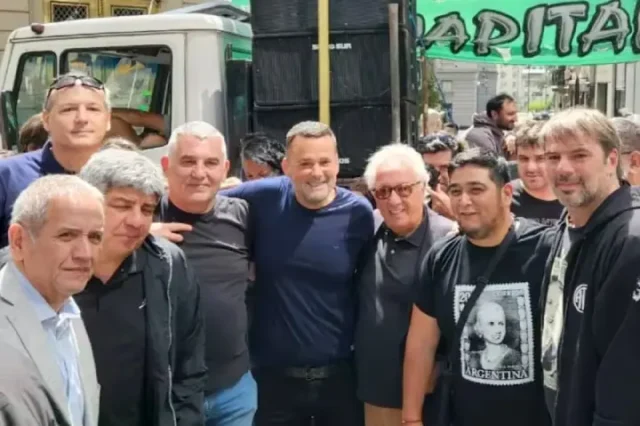 Pablo Moyano junto a sindicalistas duros