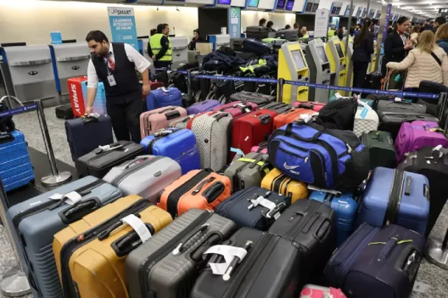 Paro de Intergargo y aeronáuticos en aeroparque