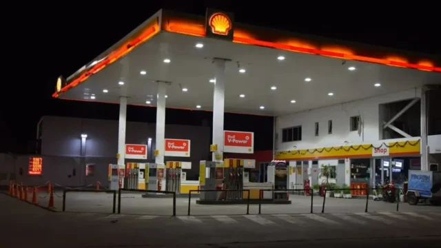 Estación de Servicios Shell cerrada