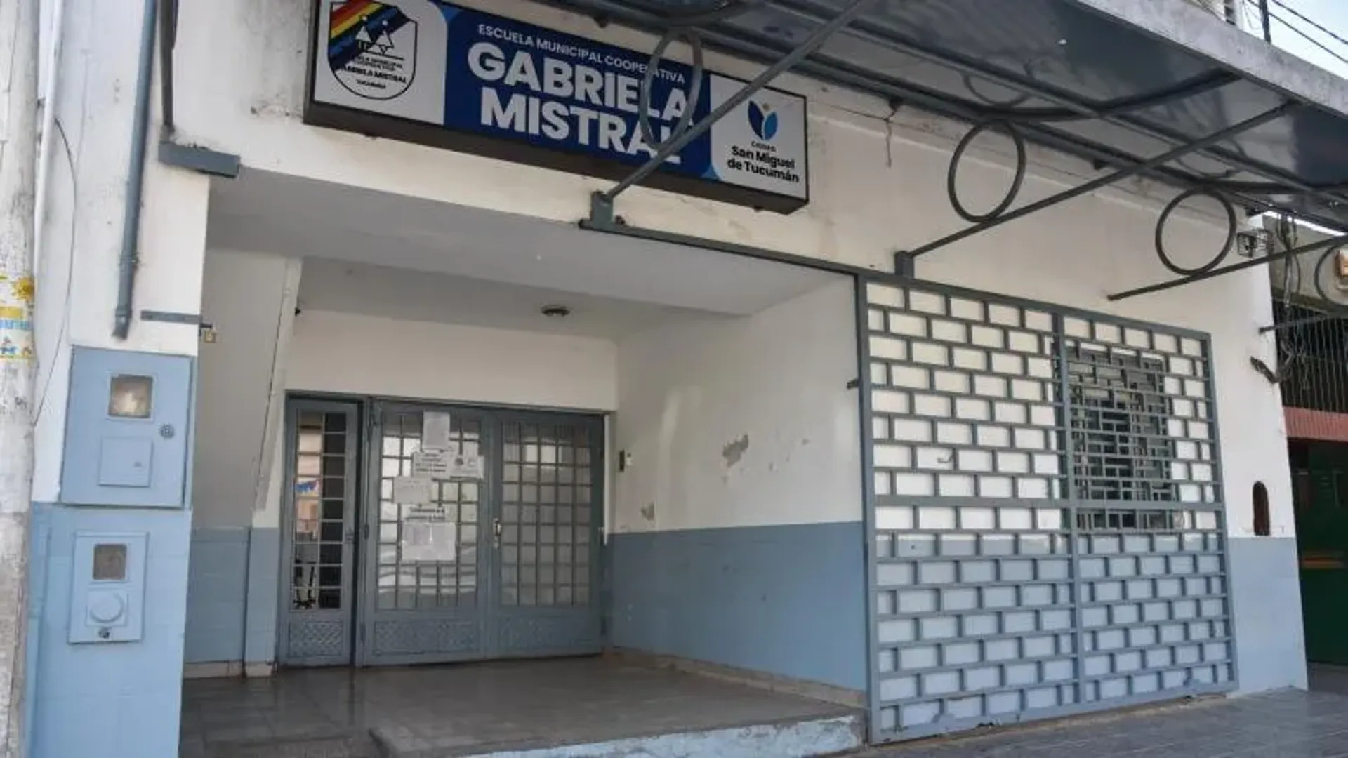 Lucro con la educacion publica denuncian que la Cooperativa de la Escuela Gabriela Mistral cobro cuota y matricula durante 10 anos