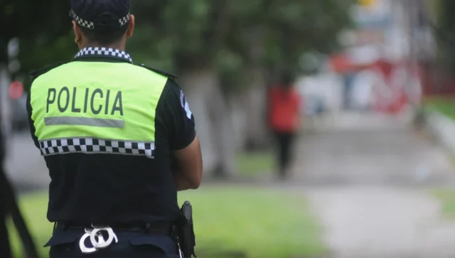 policía