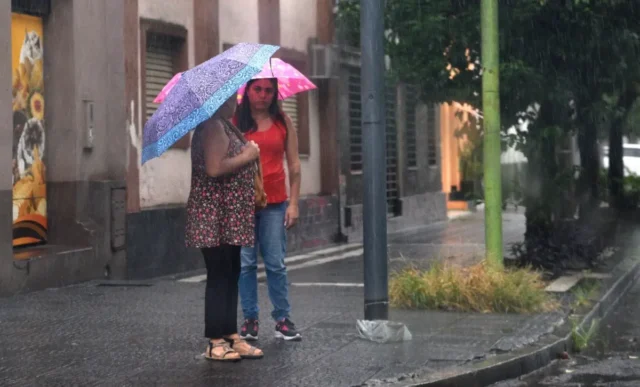 día de lluvia en tucumán 07