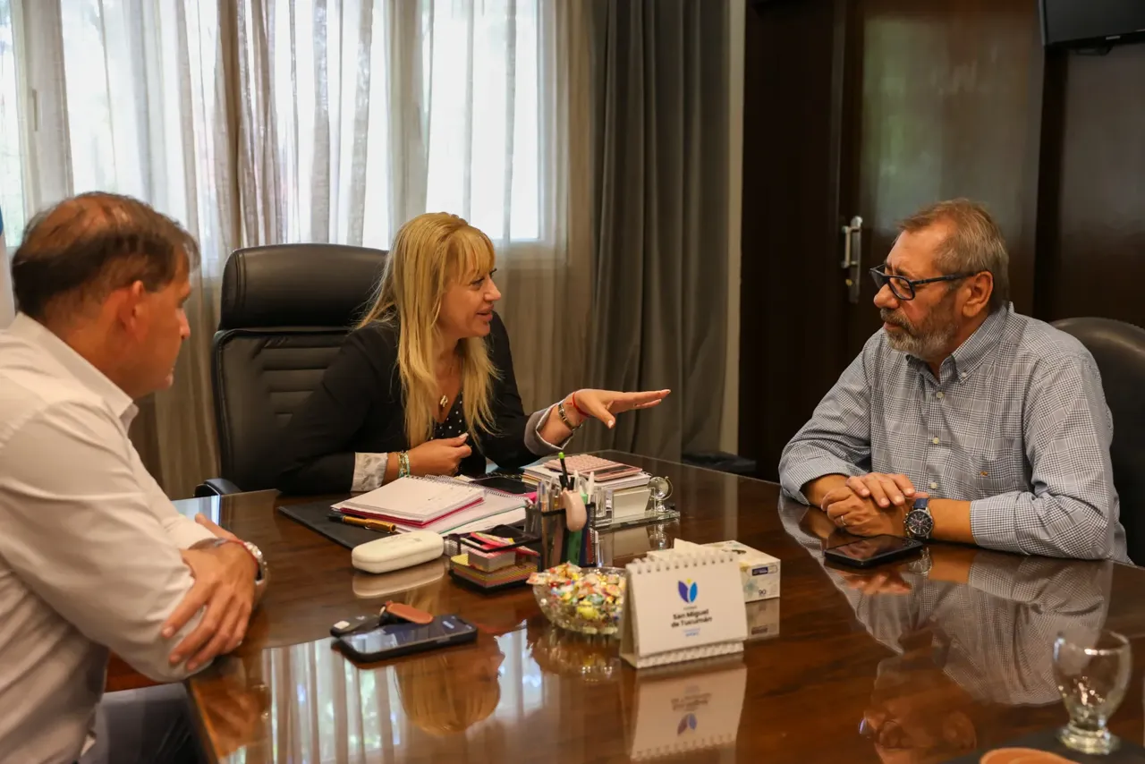 El Municipio trabaja junto a los empresarios del transporte para mejorar la calidad del servicio de omnibus