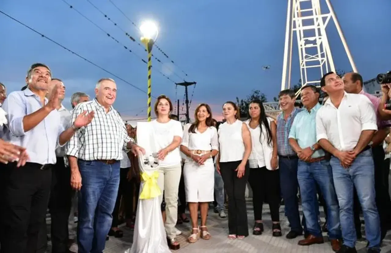 Jaldo inauguro la obra de revalorizacion de la Cruz Papal