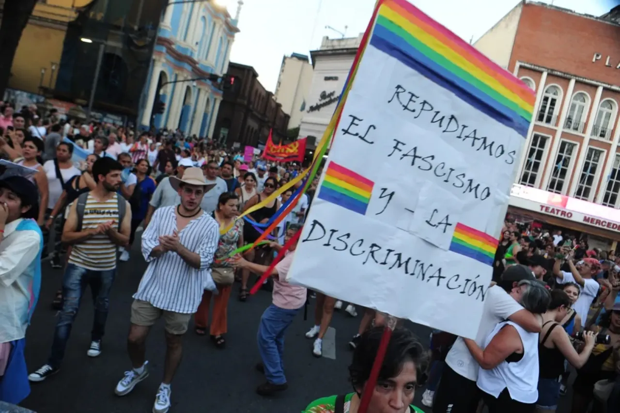 La Marcha del Orgullo Antifascista y Antirracista tambien se hizo sentir en Tucuman