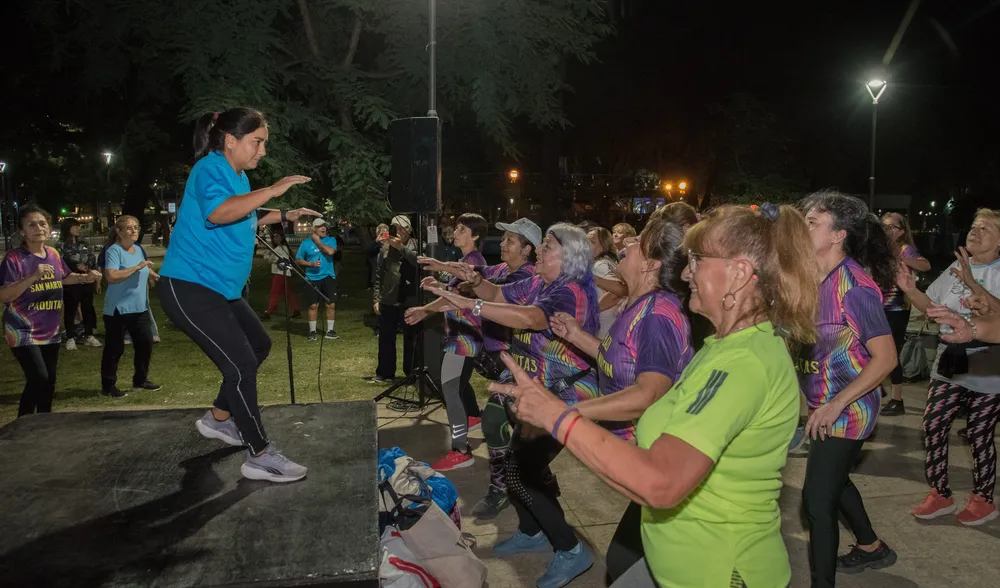 exitoso primer día de las clases de gimnasia gratuitas