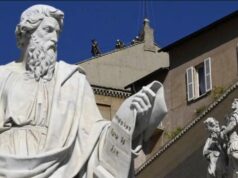 el vaticano instaló la chimenea en la capilla sixtina