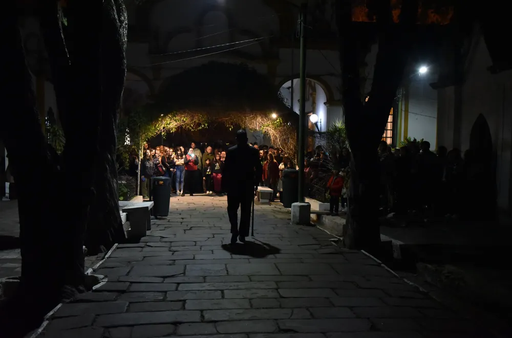 relatos de terror a oscuras en el cementerio del oeste 15 05